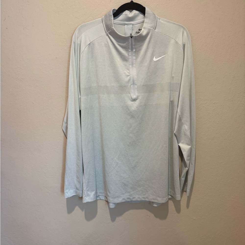 Nike Men's Light Gray 1/4 Zip